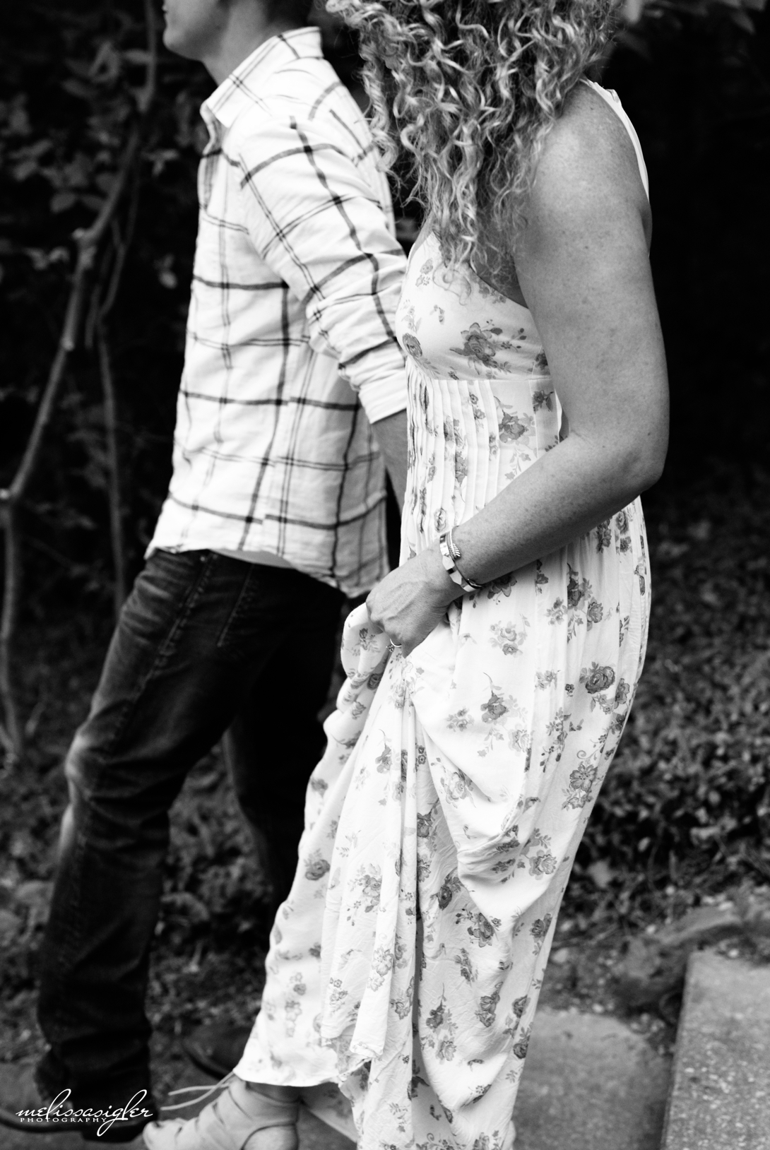 Engagement session at the lake